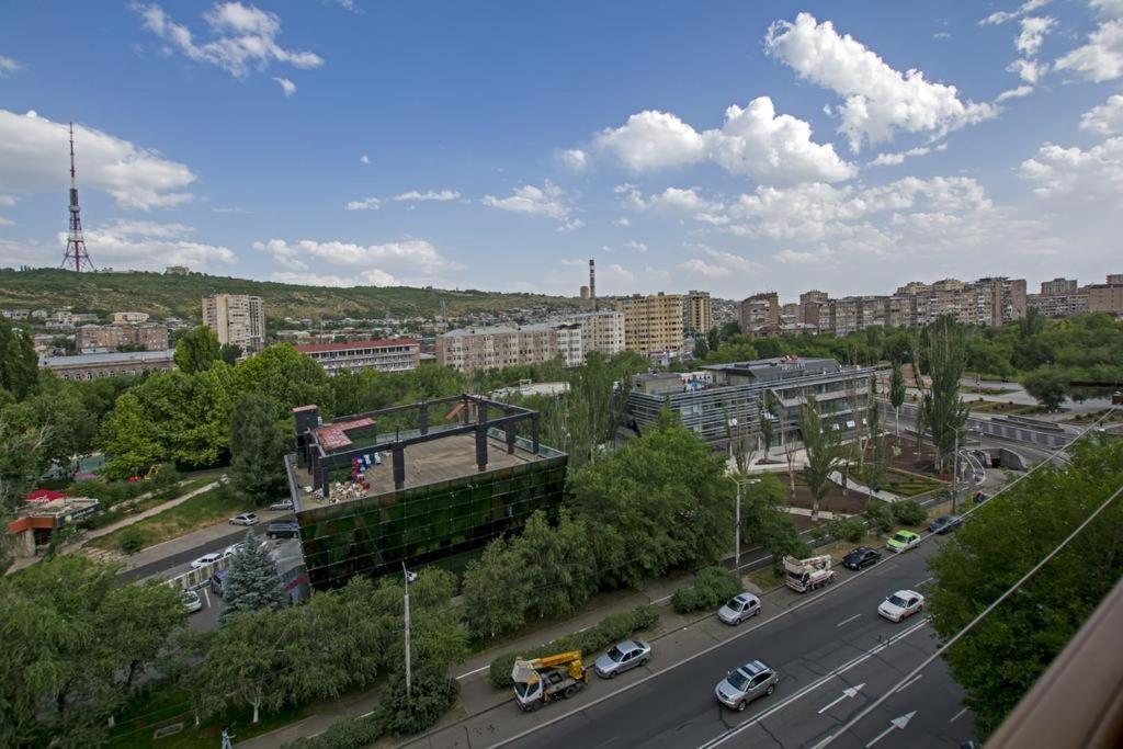 יירבאן Lesi Apartament מראה חיצוני תמונה