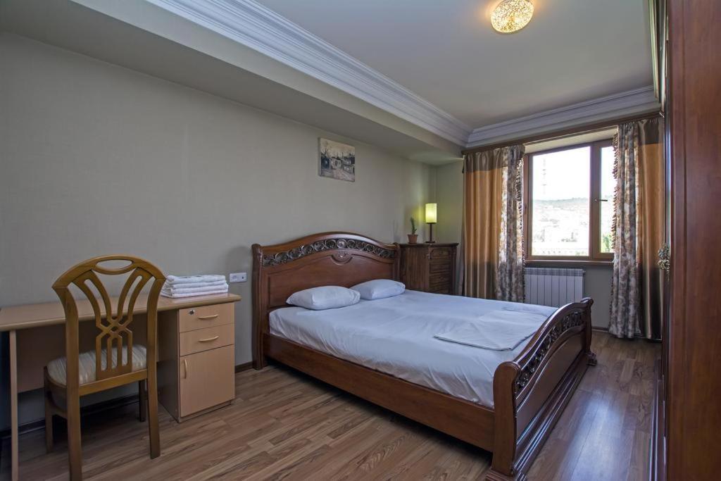 יירבאן Lesi Apartament מראה חיצוני תמונה